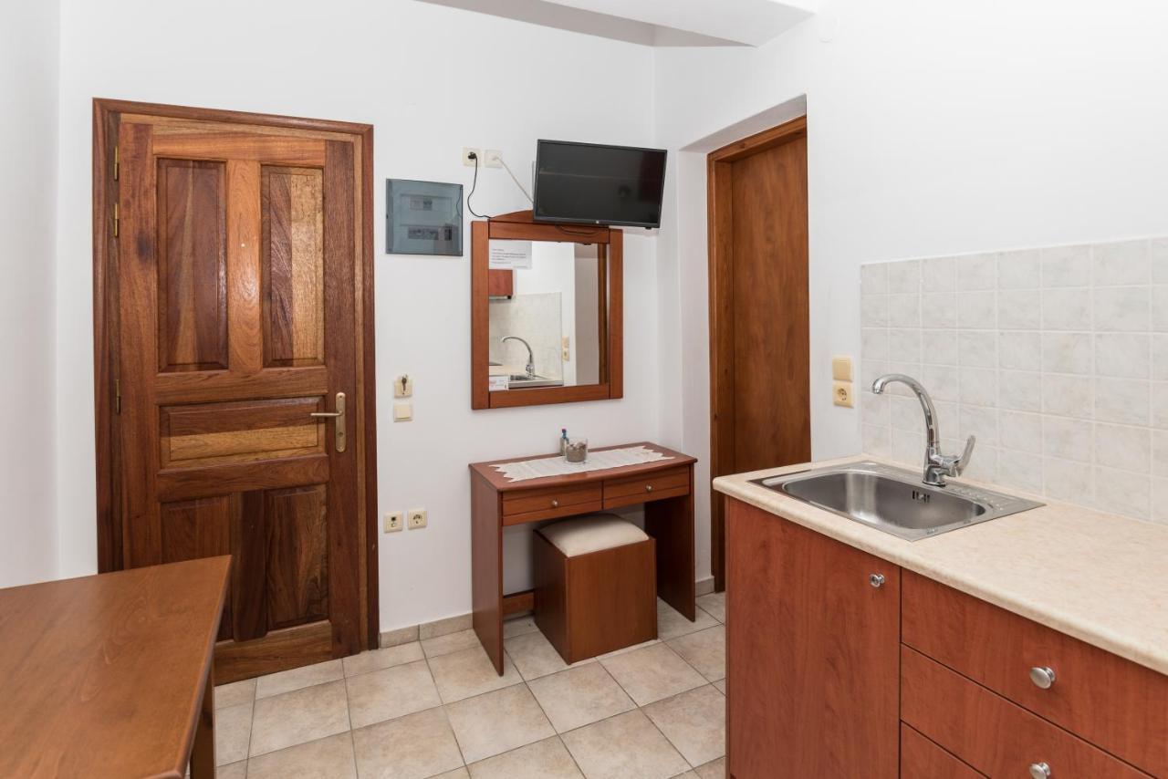 Vesleme Hotel Pachaina Buitenkant foto